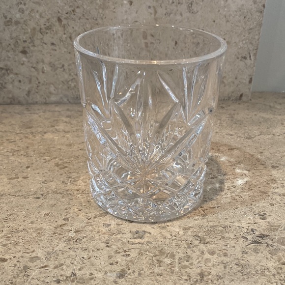 Whiskey Crystal Glass Set With (4) Glasses. - Picture 10 of 12